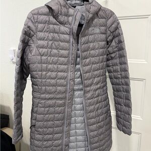 The North Face Women's Gray Puffer Jacket